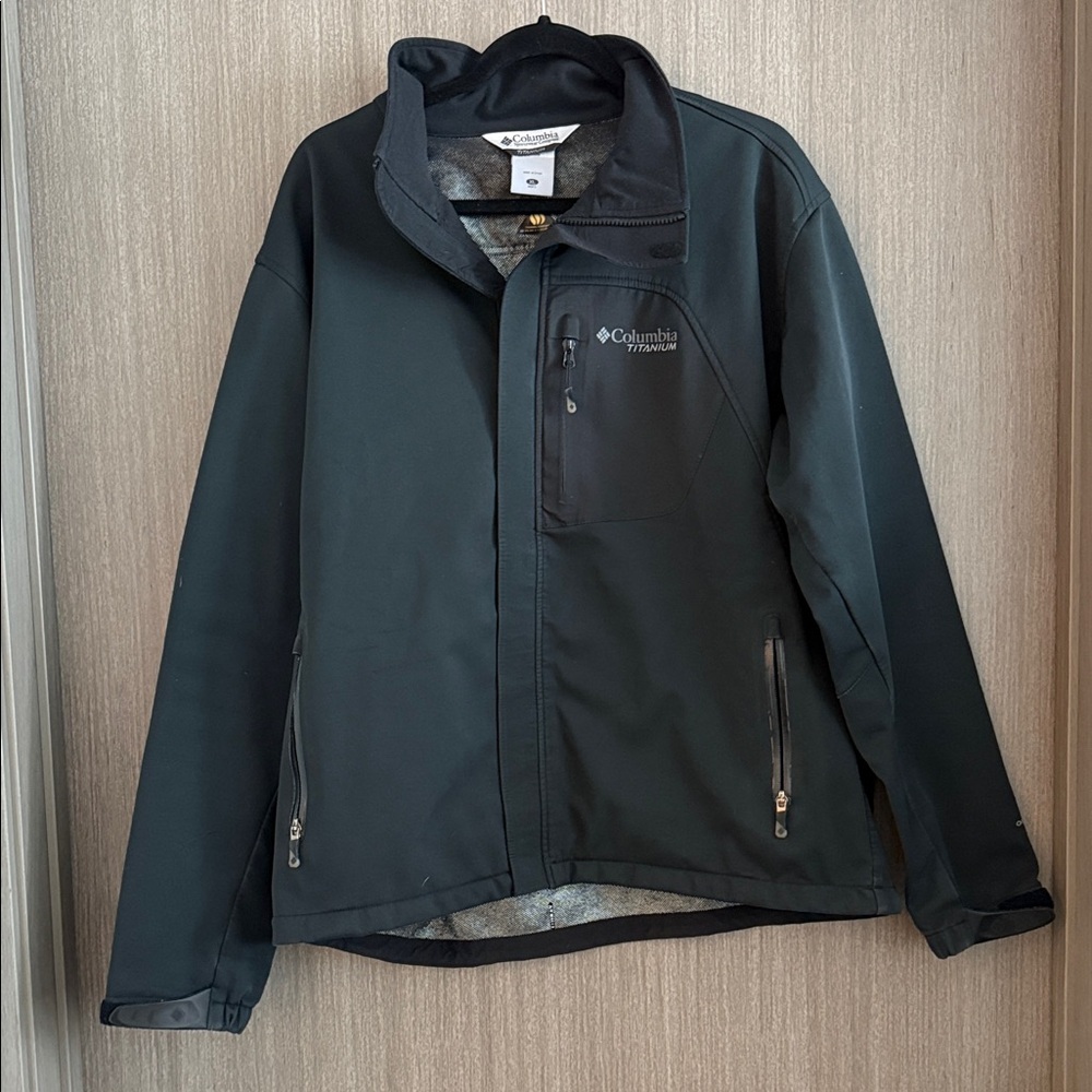 Columbia Titanium Men's Size XL Performance Jacket